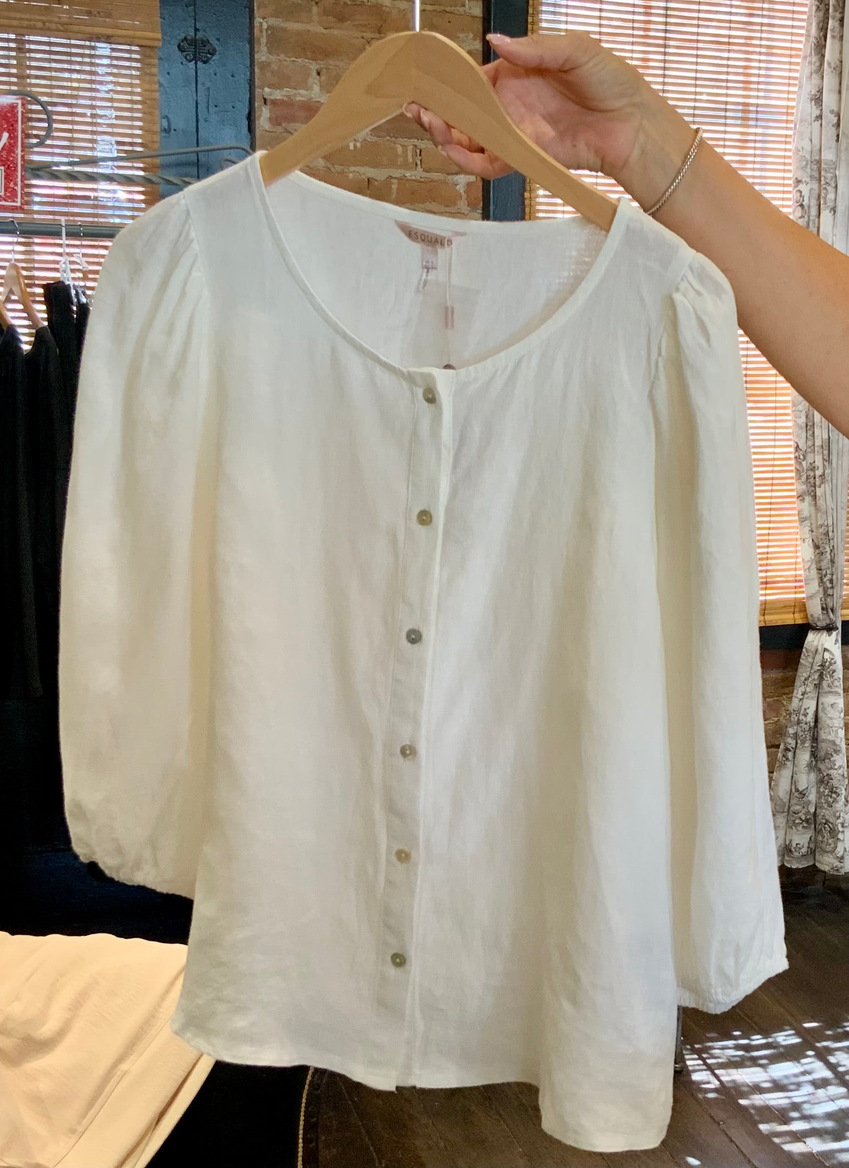 Esqualo Linen 3/4 sleeve off white top